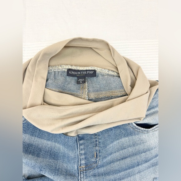 A Pea In The Pod Maternity Cut Off Shorts - Picture 8 of 12